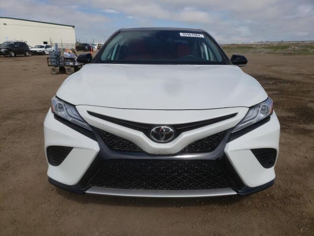 4T1K61BKXLU003413 - 2020 TOYOTA CAMRY XSE WHITE photo 5