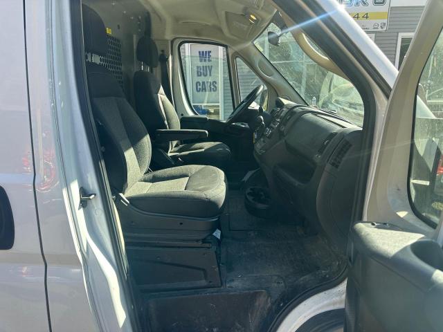 3C6TRVAG0JE148452 - 2018 RAM PROMASTER 1500 STANDARD WHITE photo 5