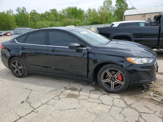 3FA6P0HD2KR230290 - 2019 FORD FUSION SE BLACK photo 4