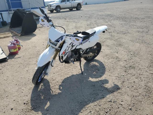 JS1SK44A5H2100747 - 2017 SUZUKI DR-Z400 SM WHITE photo 2