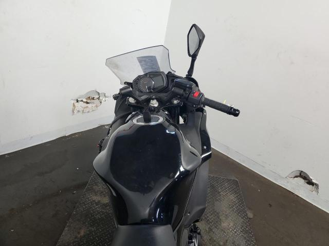 JKAEXEJ10KDA03432 - 2019 KAWASAKI EX650 J შავი ფოტო 5
