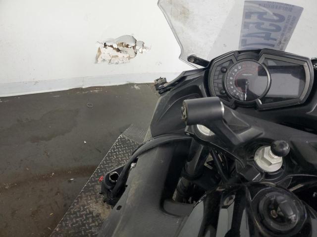 JKAEXEJ10KDA03432 - 2019 KAWASAKI EX650 J შავი ფოტო 9