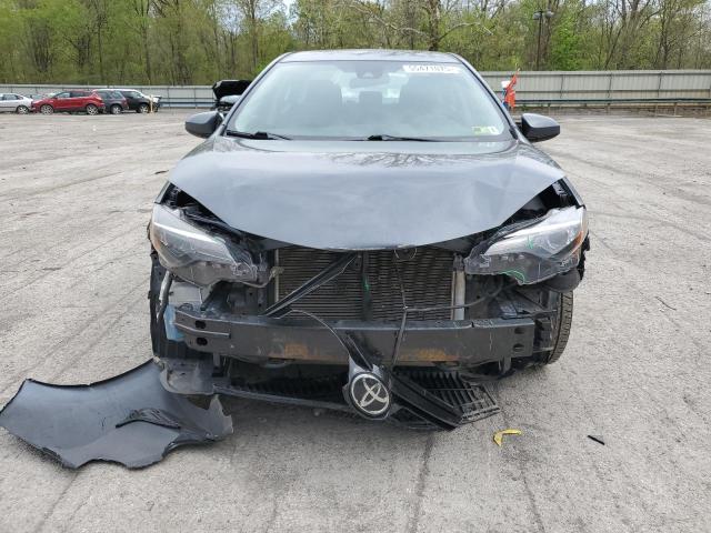 2T1BURHE6JC009911 - 2018 TOYOTA COROLLA L Niebieski zdjęcie 5