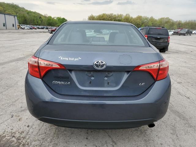 2T1BURHE6JC009911 - 2018 TOYOTA COROLLA L Niebieski zdjęcie 6