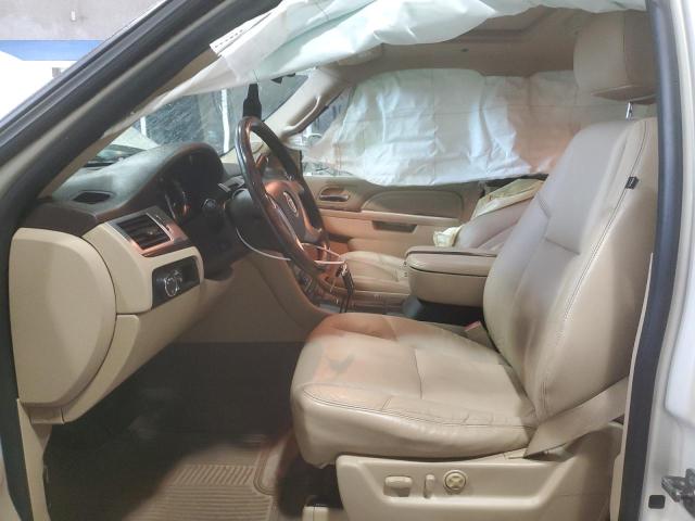 1GYUKHEF9AR221062 - 2010 CADILLAC ESCALADE ESV LUXURY Weiß Foto 7