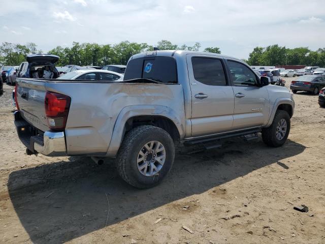 5TFAZ5CN4JX061715 - 2018 TOYOTA TACOMA DOUBLE CAB SILVER photo 3