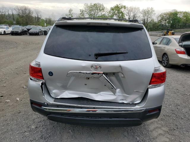 5TDBK3EHXDS213463 - 2013 TOYOTA HIGHLANDER BASE Argent photo 6
