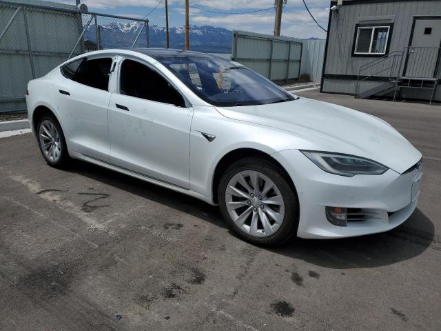 5YJSA1E2XJF297691 - 2018 TESLA MODEL S თეთრი ფოტო 4