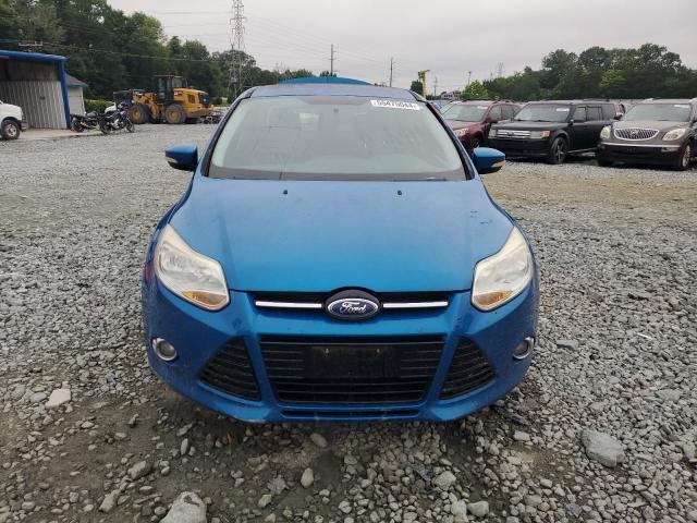 1FAHP3F23CL249636 - 2012 FORD FOCUS SE BLUE photo 5