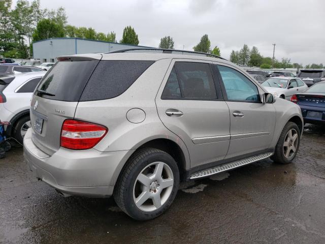 4JGBB72EX8A352203 - 2008 MERCEDES-BENZ ML 550 GRAY photo 3