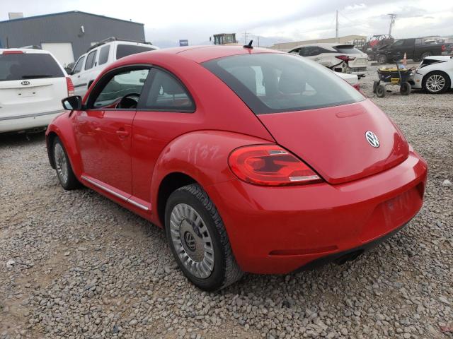 3VWJP7AT3DM693387 - 2013 VOLKSWAGEN BEETLE RED photo 2