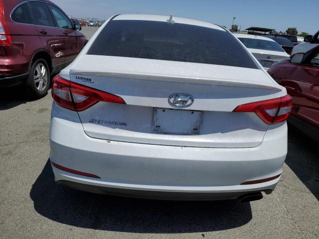 5NPE24AF4HH551797 - 2017 HYUNDAI SONATA SE WHITE photo 6