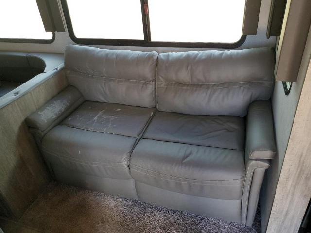 4X4FSBM23LV007246 - 2020 FOREST RIVER SALEM HEMISPHERE 356 TWO TONE photo 5