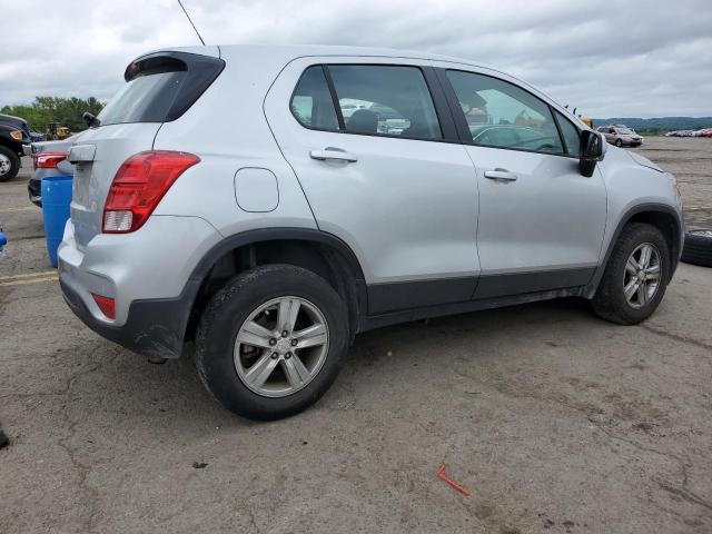 3GNCJNSB7KL243436 - 2019 CHEVROLET TRAX LS SILVER photo 3