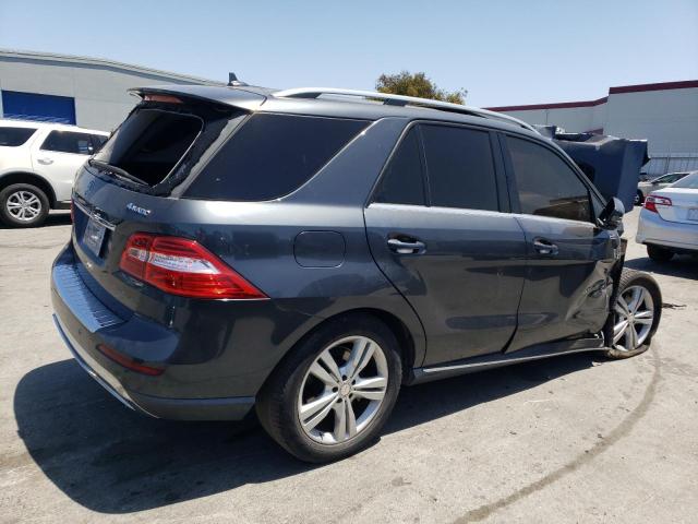 4JGDA5HB6CA033886 - 2012 MERCEDES-BENZ ML 350 4MATIC GRAY photo 3