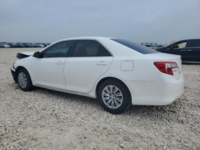 4T4BF1FKXCR256635 - 2012 TOYOTA CAMRY BASE WHITE photo 2