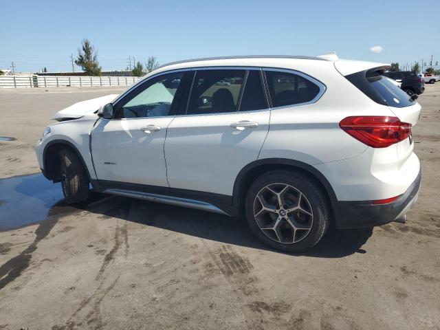WBXHU7C32J5H45784 - 2018 BMW X1 SDRIVE28I WHITE photo 2
