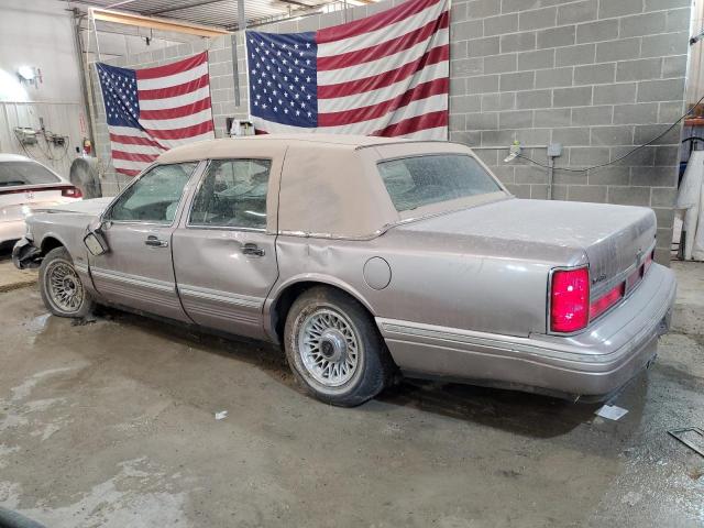 1LNLM81W6SY604901 - 1995 LINCOLN TOWN CAR EXECUTIVE BEIGE photo 2