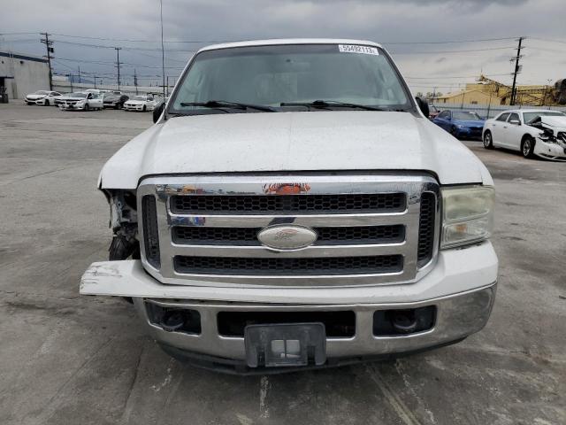 1FMNU40L45ED42262 - 2005 FORD EXCURSION XLT WHITE photo 5