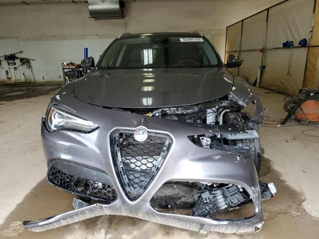 ZASPAKAN8M7D12511 - 2021 ALFA ROMEO STELVIO SPORT Grau Foto 5