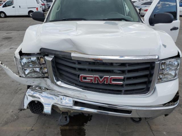 1GTHK23628F118441 - 2008 GMC SIERRA K2500 HEAVY DUTY WHITE photo 11