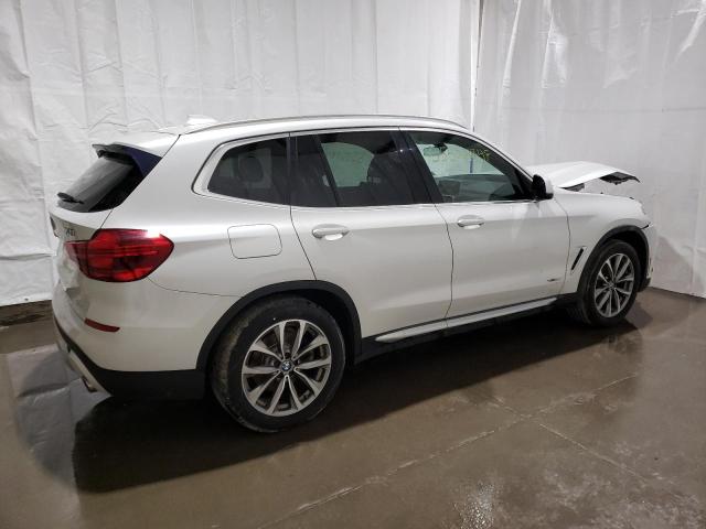 5UXTR9C5XJLD66242 - 2018 BMW X3 XDRIVE30I WHITE photo 3