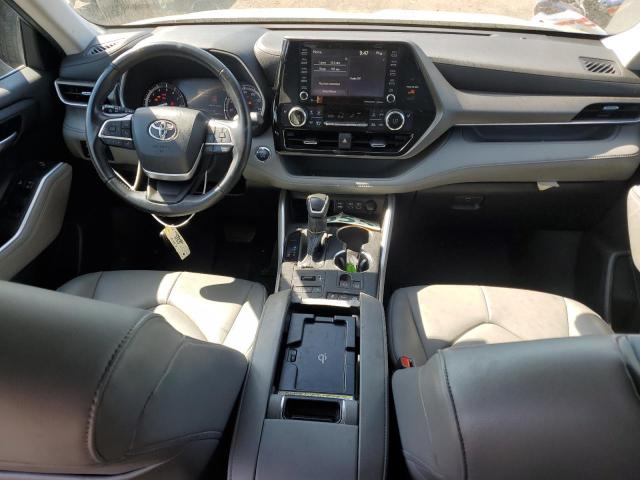 5TDGZRBH3NS581896 - 2022 TOYOTA HIGHLANDER XLE SILVER photo 8