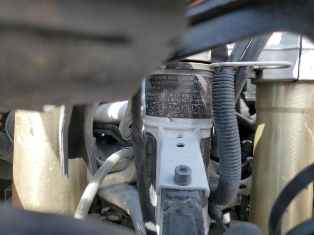 WB10B6509HZ663013 - 2017 BMW F800 GS ADVENTURE RED photo 9