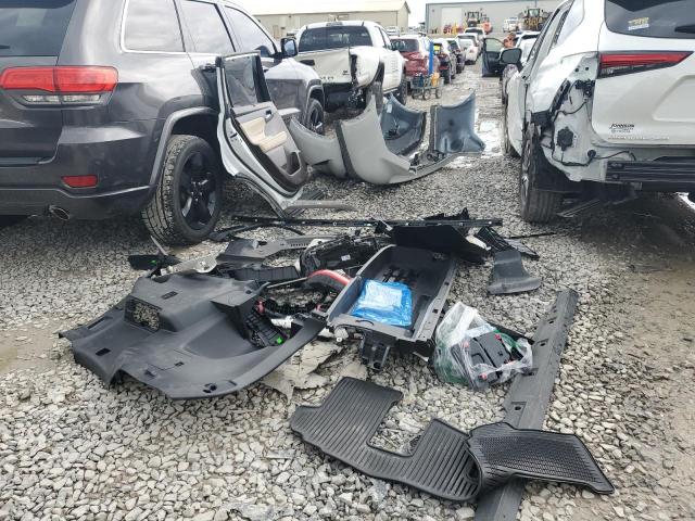 5TDGZRBH2NS256124 - 2022 TOYOTA HIGHLANDER XLE WHITE photo 13