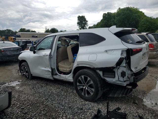 5TDGZRBH2NS256124 - 2022 TOYOTA HIGHLANDER XLE WHITE photo 2