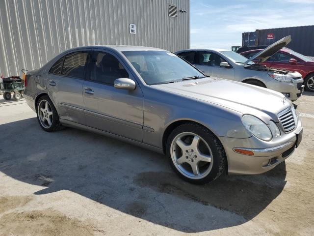 WDBUF56J76A800308 - 2006 MERCEDES-BENZ E 350 SILVER photo 4