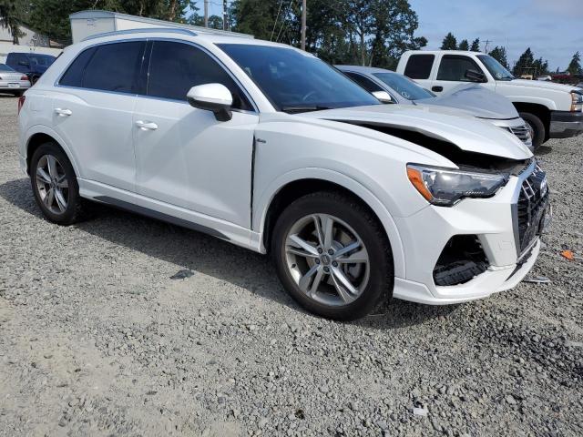 WA1DECF32L1048632 - 2020 AUDI Q3 PREMIUM S LINE WHITE photo 4