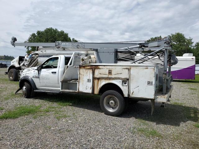 3C7WRNBL1JG224947 - 2018 RAM 5500 WHITE photo 2