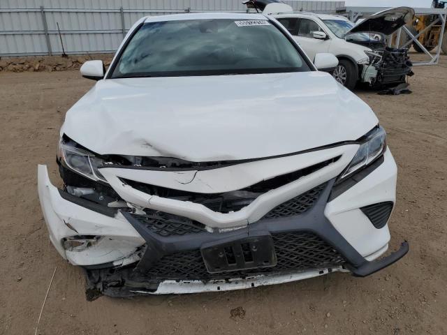 4T1G11AK0LU866274 - 2020 TOYOTA CAMRY SE WHITE photo 5