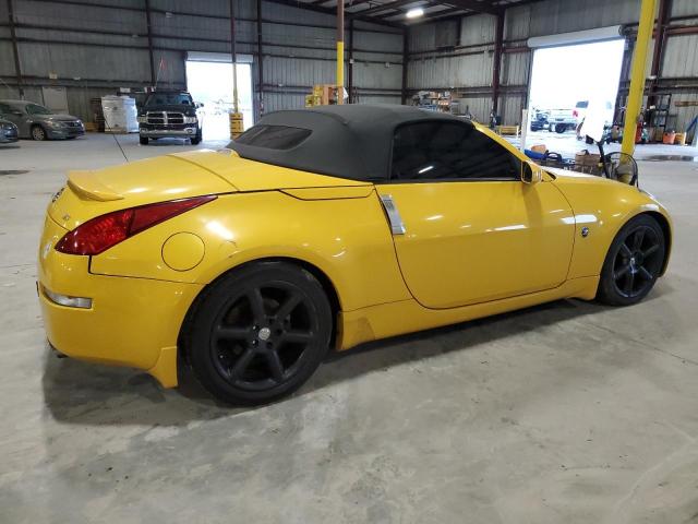 JN1AZ36A95M753654 - 2005 NISSAN 350Z ROADSTER YELLOW photo 3