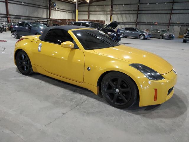 JN1AZ36A95M753654 - 2005 NISSAN 350Z ROADSTER YELLOW photo 4