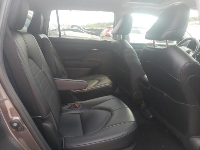 5TDGZRBHXNS226630 - 2022 TOYOTA HIGHLANDER XLE GRAY photo 11