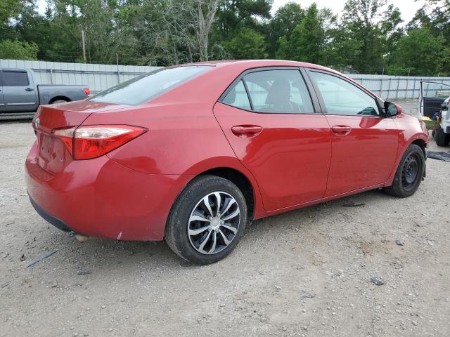 2T1BURHE7JC982263 - 2018 TOYOTA COROLLA L RED photo 3