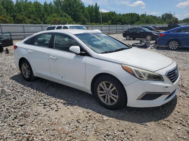 5NPE24AF8GH397867 - 2016 HYUNDAI SONATA SE WHITE photo 4