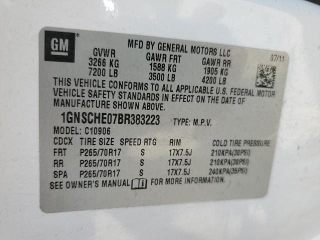 1GNSCHE07BR383223 - 2011 CHEVROLET SUBURBAN C1500  LS WHITE photo 13