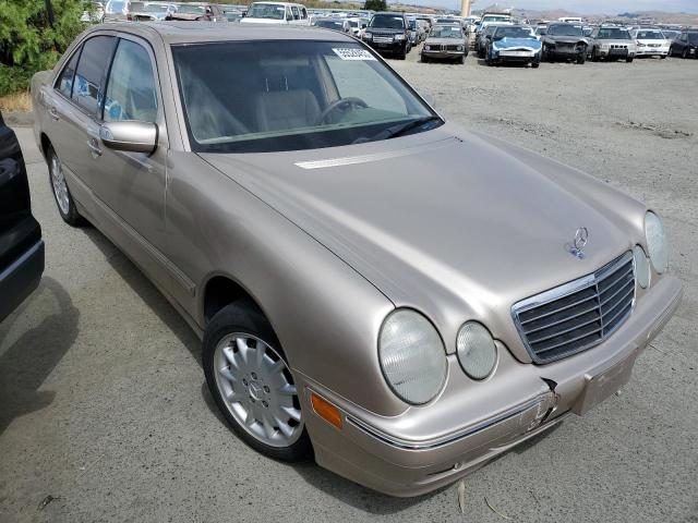 WDBJF65J7YB033261 - 2000 MERCEDES-BENZ E-CLASS 320 GOLD photo 4