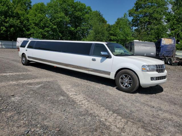 5LMFU28597LJ09259 - 2007 LINCOLN NAVIGATOR თეთრი ფოტო 4