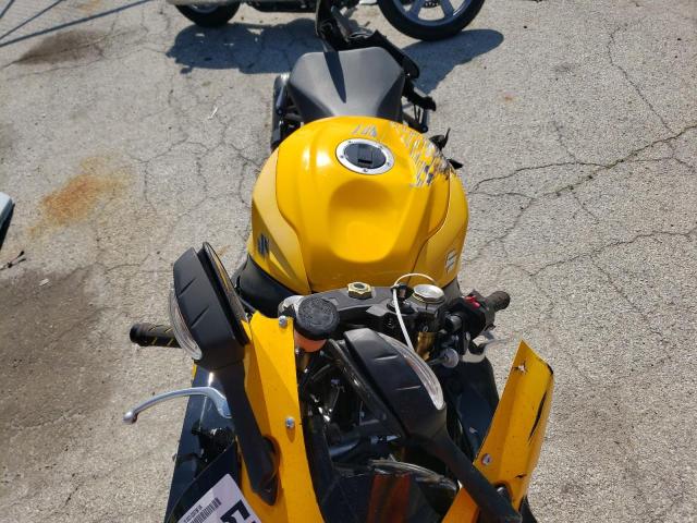 JS1GR7MA3C2101083 - 2012 SUZUKI GSX750 YELLOW photo 5