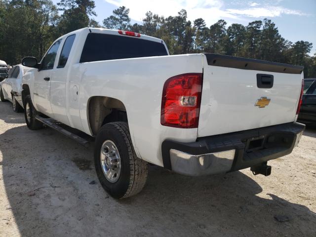 1GCHC29K98E154392 - 2008 CHEVROLET SILVERADO C2500 HEAVY DUTY WHITE photo 3