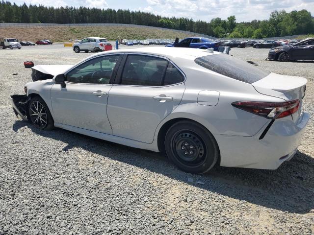 4T1T11AK2RU201805 - 2024 TOYOTA CAMRY SE NIGHT SHADE SILVER photo 2