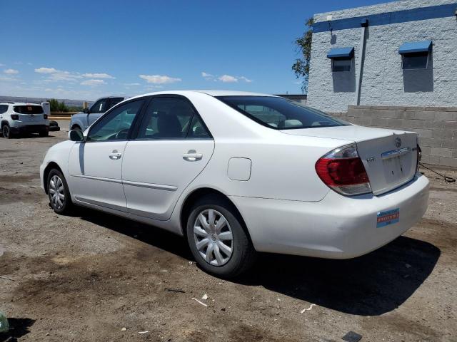 4T1BE32K65U015382 - 2005 TOYOTA CAMRY LE WHITE photo 2
