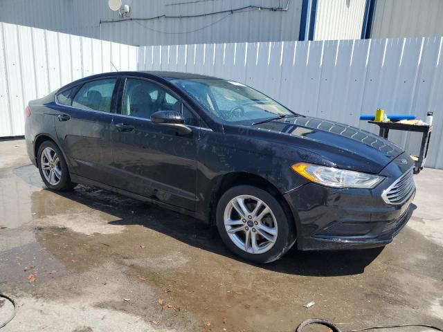 3FA6P0HD9HR262517 - 2017 FORD FUSION SE BLACK photo 4