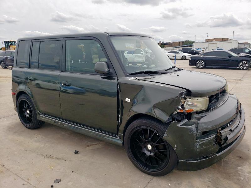 JTLKT324740167810 - 2004 TOYOTA SCION XB GREEN photo 4