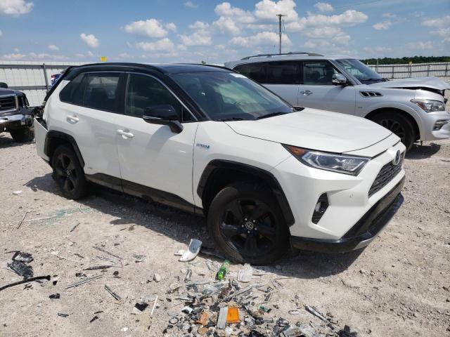 JTMEWRFV0KJ011685 - 2019 TOYOTA RAV4 XSE WHITE photo 4