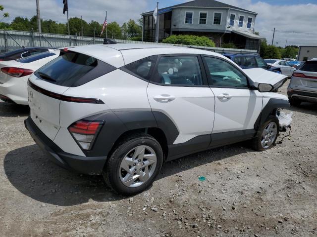 KM8HACAB2RU115508 - 2024 HYUNDAI KONA SE WHITE photo 3